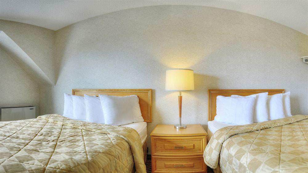 Comfort Inn Simcoe Bagian luar foto