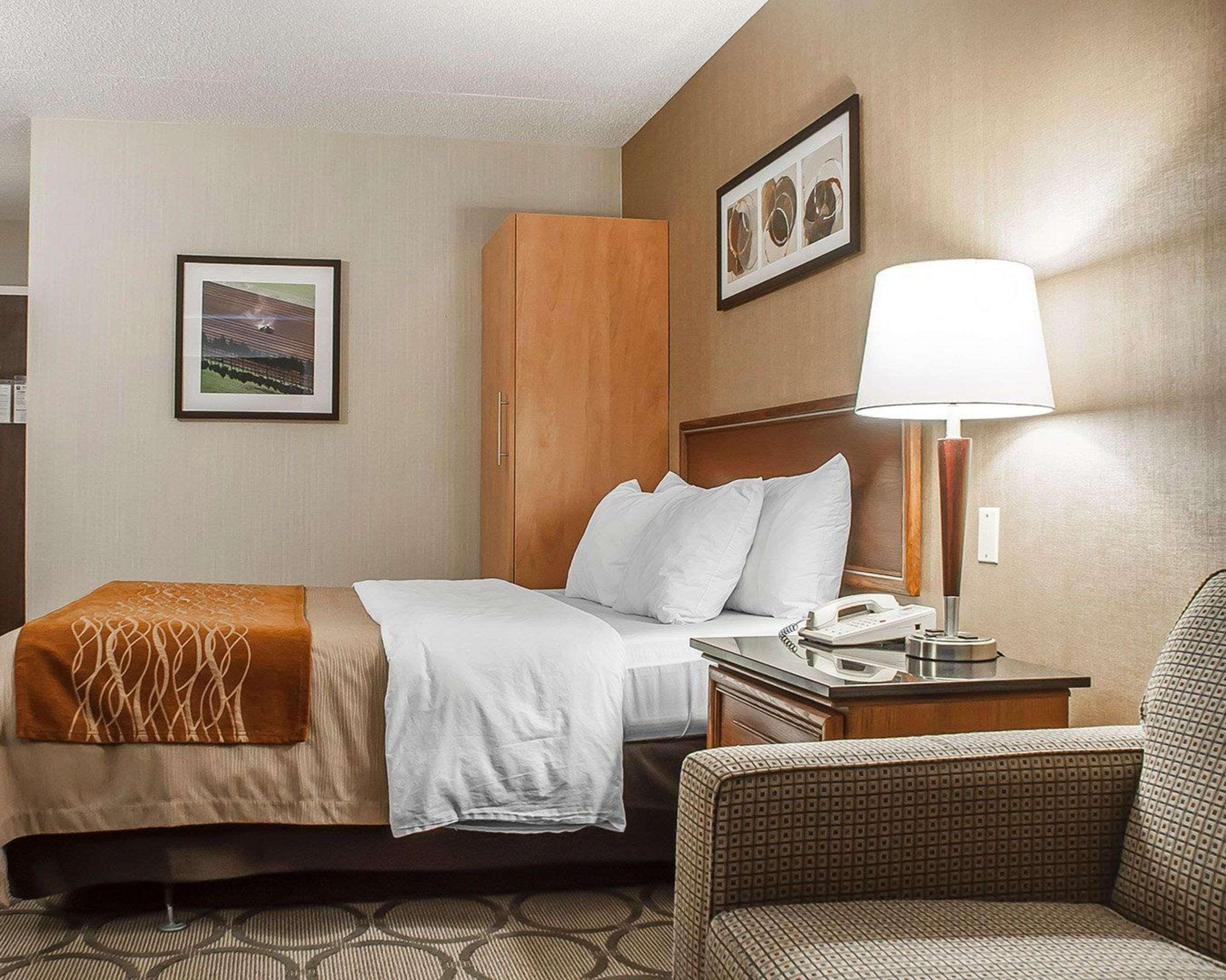 Comfort Inn Simcoe Bagian luar foto