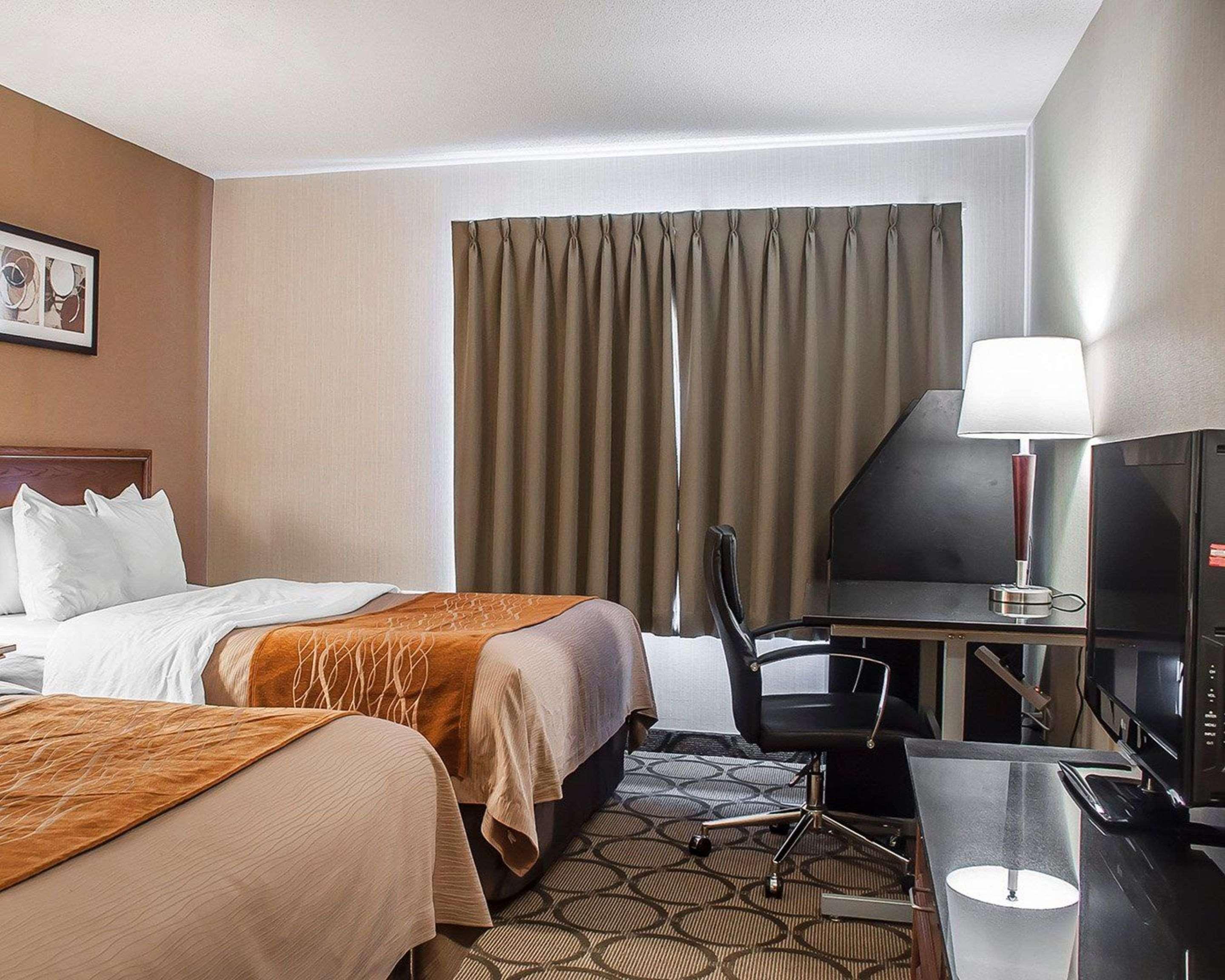 Comfort Inn Simcoe Bagian luar foto