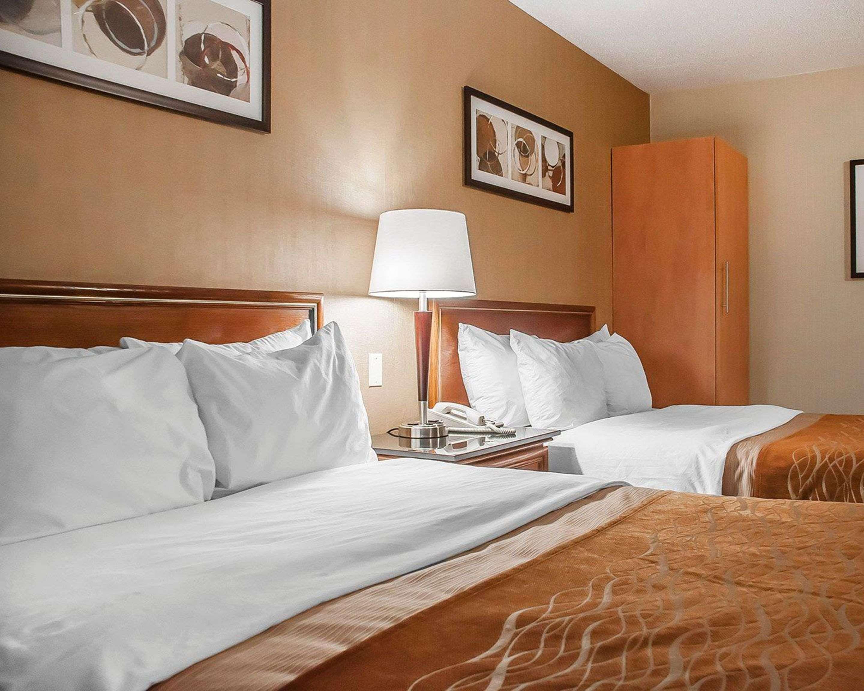 Comfort Inn Simcoe Bagian luar foto